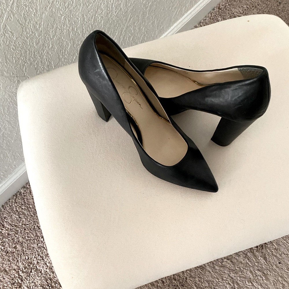 Jessica Simpson Black Pump with chunky heel, size 9.5!
